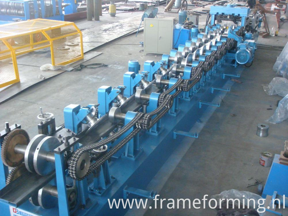 CE ISO New Style 80-300 C Z Purlin Cold Roll Forming Machine